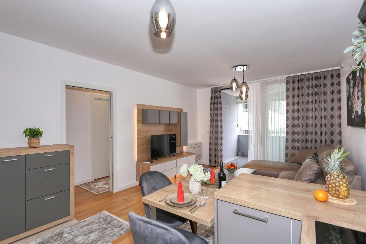 Apartments Luna With Free Parking Ζαντάρ Εξωτερικό φωτογραφία