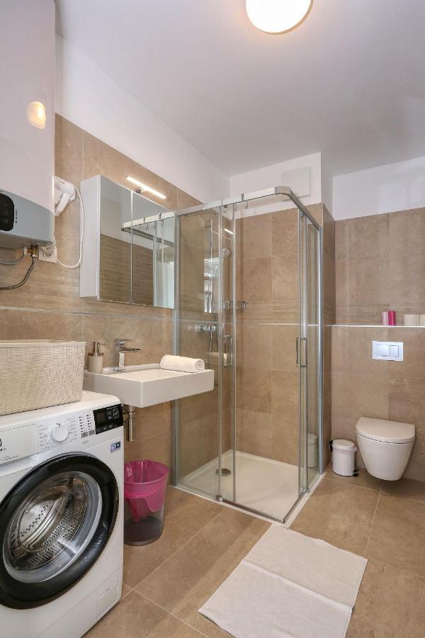 Apartments Luna With Free Parking Ζαντάρ Εξωτερικό φωτογραφία