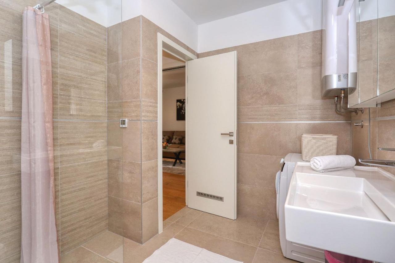 Apartments Luna With Free Parking Ζαντάρ Εξωτερικό φωτογραφία